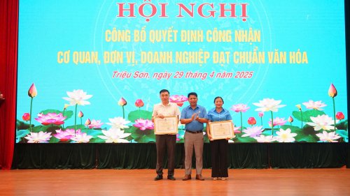 khan thưởng 1.jpg