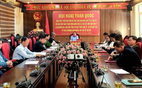 Hội nghị toàn quốc quán triệt, triển khai, tổng kết việc thực hiện Nghị quyết số 18-NQ/TW của Ban Chấp hành Trung ương Đảng