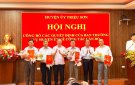 Huyện ủy Triệu Sơn công bố các Quyết định về công tác cán bộ.