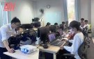 Cùng con bước vào thời đại số