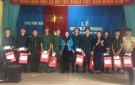 Hội Liên Hiệp Phụ nữ huyện làm tốt công tác động viên, thăm hỏi, tặng quà cho các thanh niên lên đường nhập ngũ năm 2018.