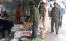 Xã Đồng Lợi tổ chức ra quân chiến dịch giải tỏa hành lang ATGT tại khu vực Chợ Cóc, đường tỉnh lộ 517, thuộc địa phận thôn Lọc Trạch của xã.