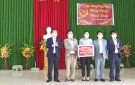 Bí Thư Huyện ủy, Mai Nhữ Thắng, kiểm tra tình hình sản xuất, đời sống nhân dân và thăm hỏi tặng quà các gia đình nghèo xã Bình Sơn và Thọ Bình