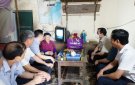 Các đồng chí lãnh đạo huyện dâng hương các Di tích lịch sử, Nghĩa trang Liệt sĩ huyện; thăm hỏi các gia đình chính sách, gia đình các đồng chí nguyên là lãnh đạo huyện.