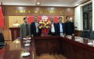 Lãnh đạo UBND huyện chúc mừng Hội CCB huyện nhân kỷ niệm 33 năm ngày thành lập Hội Cựu chiến binh Việt Nam.