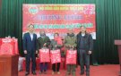 Hội Nông dân huyện trao quà Tết cho hội viên Nông dân có hoàn cảnh khó khăn trên địa bàn huyện