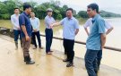 Bí thư Huyện ủy kiểm tra chỉ đạo công tác tiêu, ngập úng tại các xã trong huyện. 