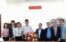 Lãnh đạo UBND huyện tặng hoa chúc mừng Phòng Thanh tra huyện nhân kỷ niệm 78 năm ngày truyền thống ngành Thanh tra Việt Nam (23/11/1945 - 23/11/2023)