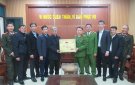 Đồng chí Phó Chủ tịch UBND huyện Bùi Huy Dũng thăm, chúc Tết cơ quan Công an huyện đêm giao thừa