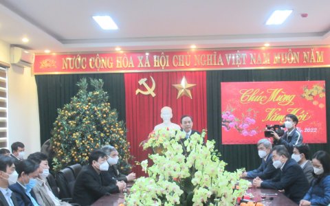 Huyện ủy, UBND huyện Triệu Sơn tổ chức gặp mặt cán bộ, công chức, viên chức cơ quan UBND huyện đầu xuân Nhâm Dần 2022