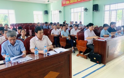 Đồng chí Vũ Đức Kính, PBT Huyện ủy, Chủ tịch UBND huyện giao ban với các xã cụm VI; cụm VII; cụm VIII và cụm XI về công tác sản xuất vụ đông 2022-2023.