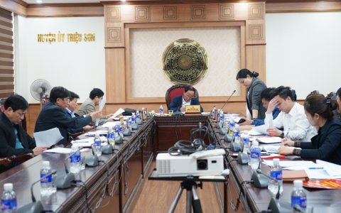 Hội nghị Thường trực HĐND huyện chuẩn bị các nội dung cho kỳ họp thứ 8 HĐND huyện khóa XVIII.