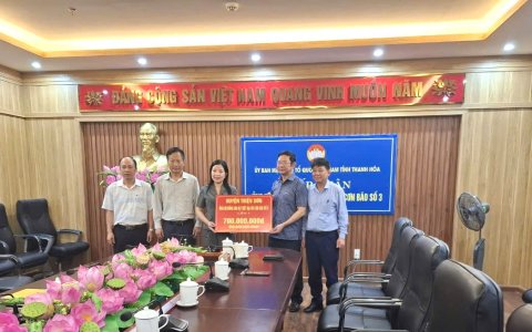 Huyện Triệu Sơn chuyển 700 triệu đồng (số tiền đợt 1) về UBMTTQ tỉnh để ủng hộ đồng bào bị thiệt hại do bão số 3