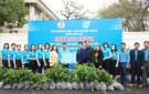 Hội Liên hiệp Phụ nữ - Liên đoàn lao động huyện trao tặng 7000 cây xanh cho các xã, thị trấn.