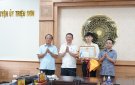 HuyệnTriệu Sơn biểu dương khen thưởng học sinh Lê Viết Hoàng Anh đạt  huy chương bạc tại  kỳ thi Olympic vật  lý quốc tế năm 2023.
