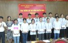Trao thưởng quỹ học bổng Nguyễn Chích năm 2023.