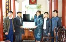 Đồng chí Trưởng Ban Tuyên giáo Huyện ủy, Giám đốc Trung tâm Chính trị huyện chúc tết các, Thầy thuốc nhân dân; Nhà giáo ưu tú, Nghệ sĩ ưu tú trên địa bàn huyện