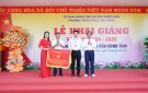 Phó Bí thư Thường trực Huyện ủy, Chủ tịch HĐND huyện Lê Kim Chất dự lễ khai giảng năm học mới tại trường THCS Triệu Thị Trinh.