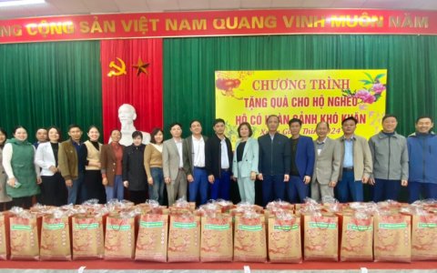 Hội Nông dân huyện tổ chức các hoạt động thăm hỏi, chức Tết các gia đình hội viên nông dân có hoàn cảnh khó khăn Nhân dịp Tết Nguyên đán Giáp Thìn 2024