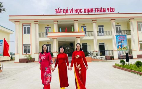 Hội LHPN Triệu Sơn hưởng ứng "Tuần lễ áo dài" Việt Nam, trong dịp kỷ niệm Ngày Quốc tế Phụ nữ ngày 8/3.