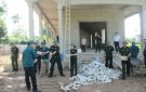 Lực lượng vũ trang huyện Triệu Sơn chung tay ủng hộ thôn Tiên Mọc, xã Dân Lực xây dựng thôn kiểu mẫu