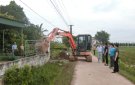 Xã Hợp Tiến triển khai thực hiện Nghị quyết 12 của BCH Đảng bộ huyện về vận động nhân dân hiến đất mở rộng đường giao thông nông thôn.