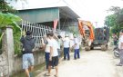 Nhân dân xã Thọ Dân tích cực tham gia phong trào hiến đất mở rộng đường giao thông nông thôn 
