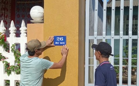 Thực hiện việc đánh số nhà, gắn biển số nhà và biển tên đường, ngõ trên địa bàn xã Thọ Vực.
