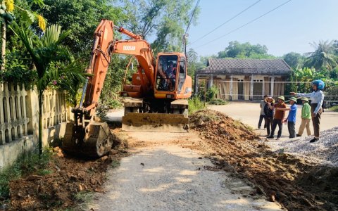 Nhân dân xã Thọ Tiến đồng lòng thực hiện Nghị Quyết 12 của BCH Đảng bộ huyện về hiến đất mở đường giao thông.