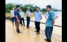 Bí thư Huyện ủy kiểm tra chỉ đạo công tác tiêu ngập úng tại các xã trong huyện