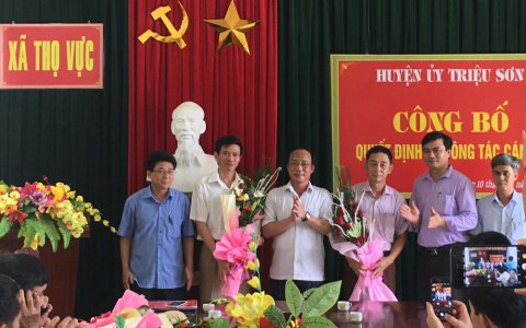 Huyện ủy Triệu Sơn công bố Quyết định điều động cán bộ lãnh đạo, quản lý.