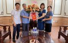 Đồng chí Phó Chủ tịch UBND huyện Bùi Huy Dũng chúc mừng Ban Tuyên giáo Huyện ủy nhân kỷ niệm 92 năm ngày truyền thống ngành Tuyên giáo của Đảng.